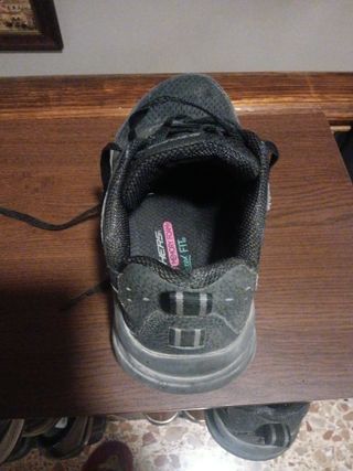 Zapatillas Skechers D'Lux Walker Negras