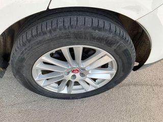 JAGUAR F-Pace 2.0L i4D AWD Automático Prestige