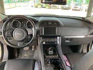 JAGUAR F-Pace 2.0L i4D AWD Automático Prestige