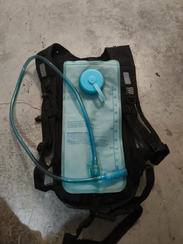 Mochila de hidratación ligera 2L