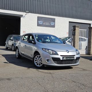 RENAULT Mégane Emotion 2011 1.6 16v 110 E5