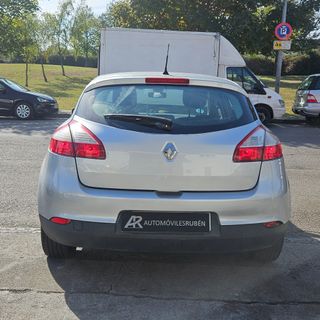 RENAULT Mégane Emotion 2011 1.6 16v 110 E5