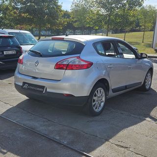 RENAULT Mégane Emotion 2011 1.6 16v 110 E5