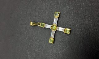 colgante oro 18k con piedra con circonita