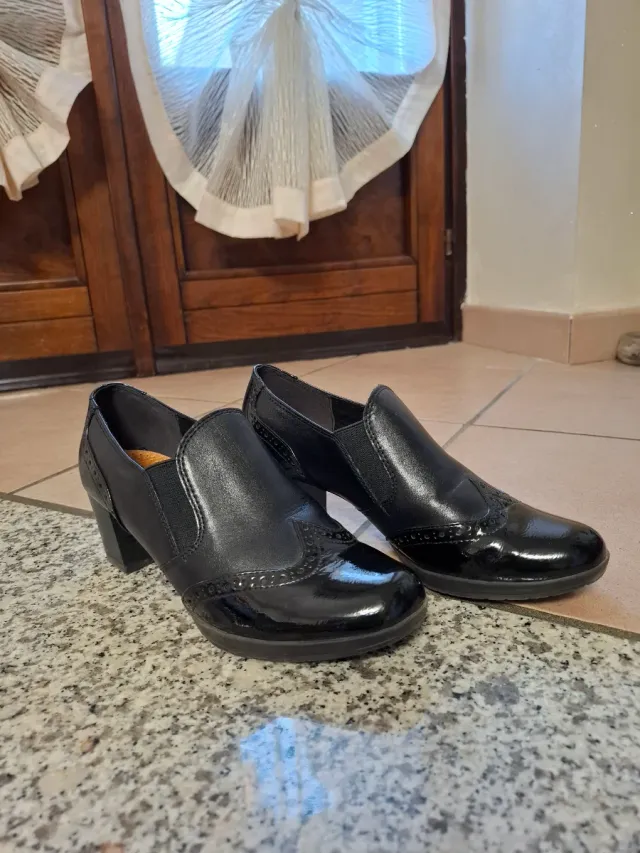 Scarpe tacco nere eleganti