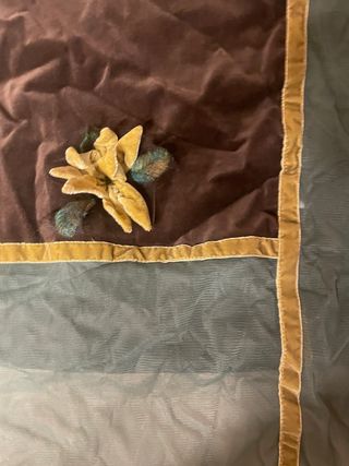 Foulard de terciopelo con flores