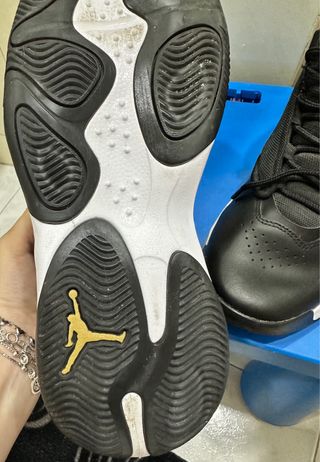 Zapatillas Jordan Flight Negras y Doradas