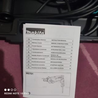 Martillo ligero Makita M8701B