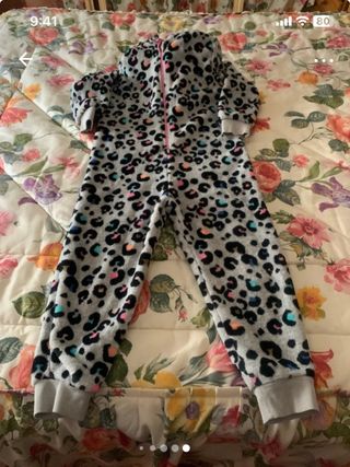 Mono de pelo estampado leopardo