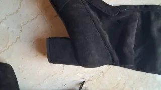 Stivali neri al ginocchio con tacco