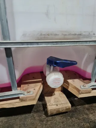 Depósito agua 1000L IBC con jaula metálica