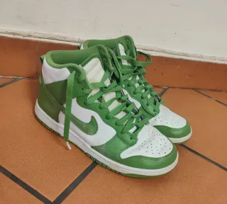 Zapatillas Nike Verdes y Blancas