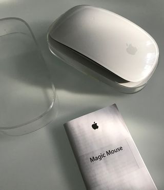 Apple ratón Magic Mouse en perfecto estado        