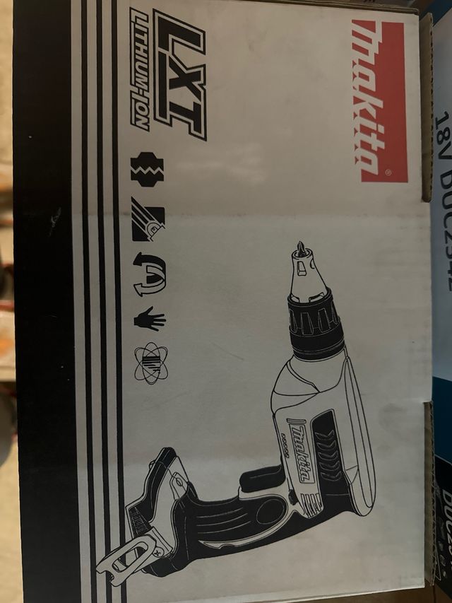 Atornillador Makita Tabiqueria 18V DFS451Z