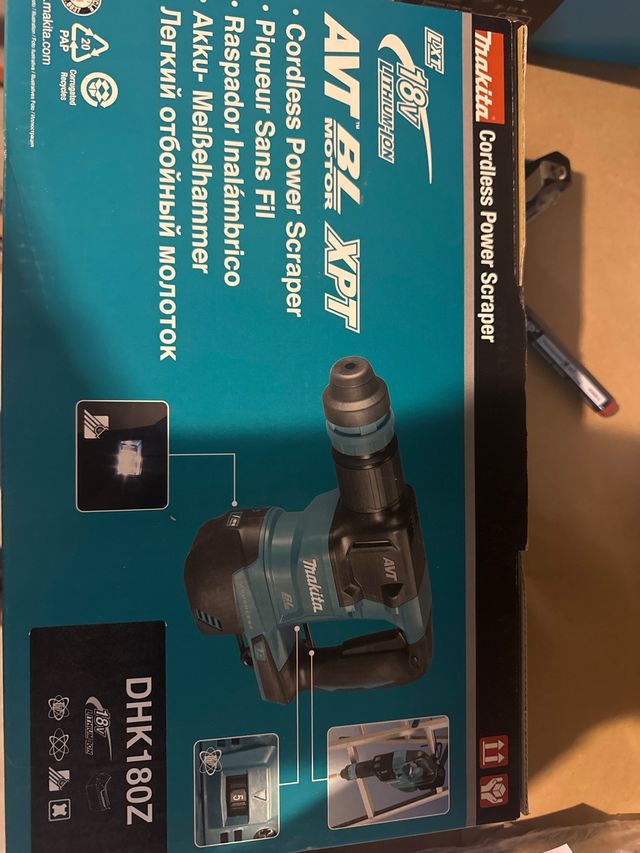 Martillo Mini-Demoledor Makita DHK180Z 18V