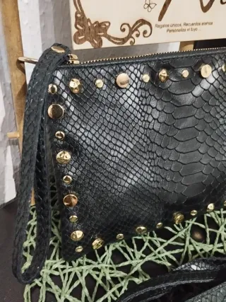 Bolso piel negro mano/bandolera tachuelas