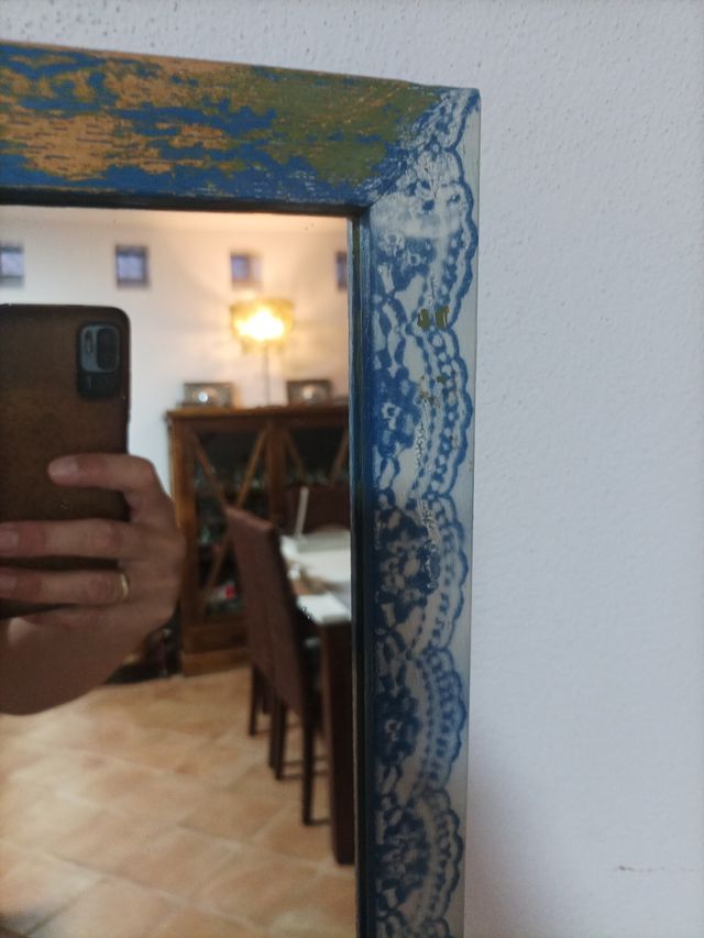 Espejo de cuerpo entero azul y blanco