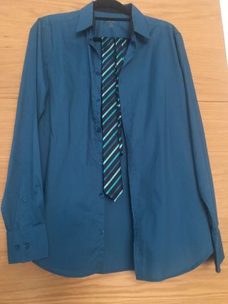 Camisa y corbata caballero azul y verde