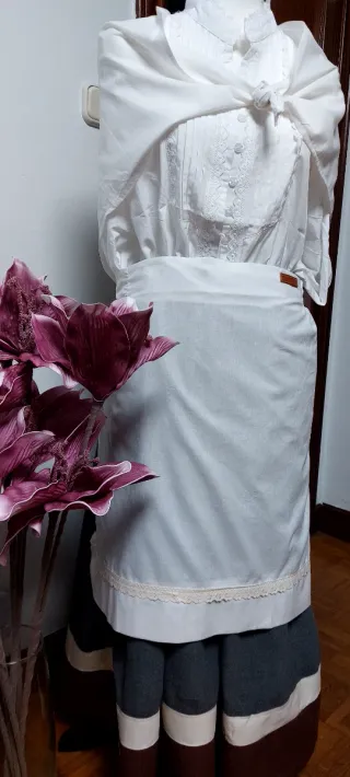 Traje de Casera Adulto 90 cm largo