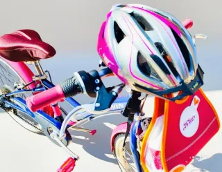 Bicicletta bambina BTwin 24 pollici con caschetto