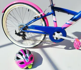 Bicicletta bambina BTwin 24 pollici con caschetto