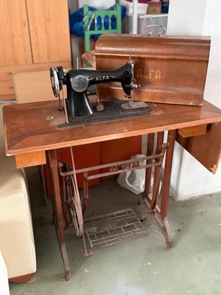 Máquina de coser Alfa vintage