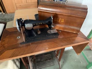 Máquina de coser Alfa vintage