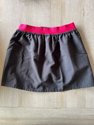 Falda pantalón deportiva Decathlon gris y fucsia