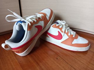Zapatillas Nike Blancas y Naranja