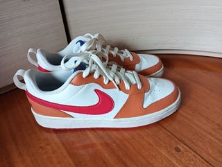 Zapatillas Nike Blancas y Naranja