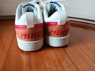 Zapatillas Nike Blancas y Naranja
