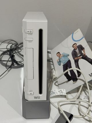 Consola Nintendo Wii Blanca + Juego Your Shape 