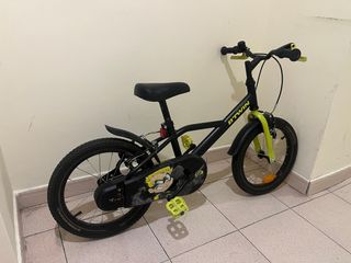 Bicicleta Btwin 500 Dark Hero 16 pulgadas