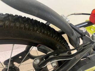 Bicicleta Btwin 500 Dark Hero 16 pulgadas