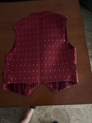 Chaleco fallero bordado
niño 4/5 años