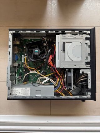 PC HP Intel Core i3 funcionando
