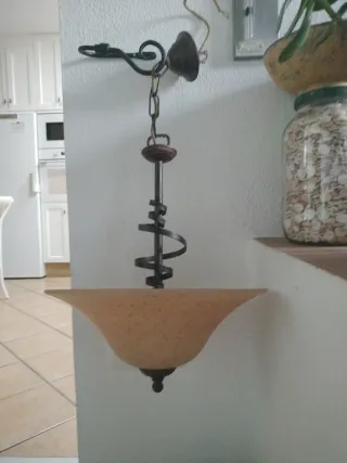 Lámpara de techo de cristal y metal