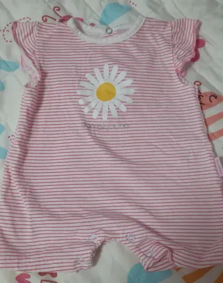Pijama rosa bebé 1 mes