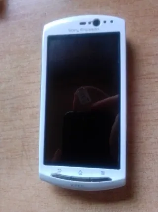 Sony Ericsson Xperia bianco