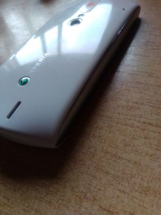 Sony Ericsson Xperia bianco