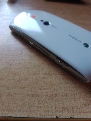 Sony Ericsson Xperia bianco