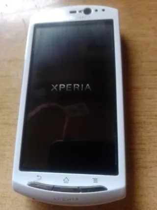 Sony Ericsson Xperia bianco