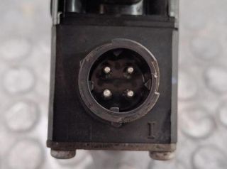 Valvula suspension 21083657 renault serie t 106717