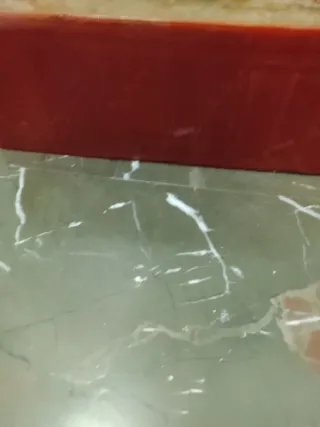 Dos jardineras rojas de barro