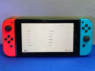 CONSOLA NINTENDO SWITCH AZUL Y ROJO COMPLETA