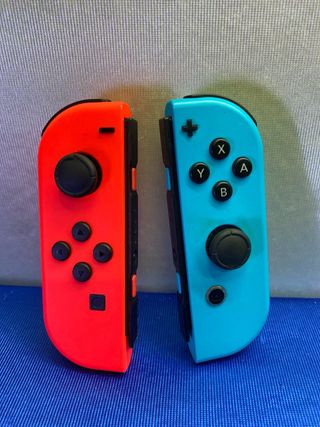 CONSOLA NINTENDO SWITCH AZUL Y ROJO COMPLETA