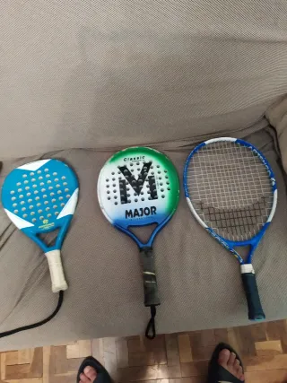 Raqueta de tenis azul