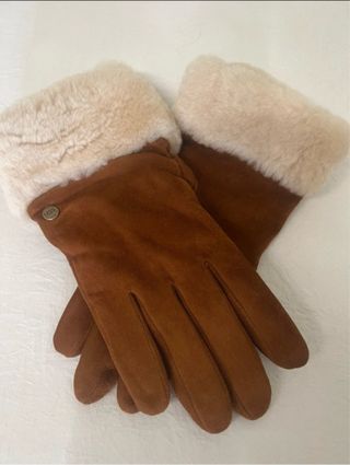 Guantes UGG Marrones con Borrego