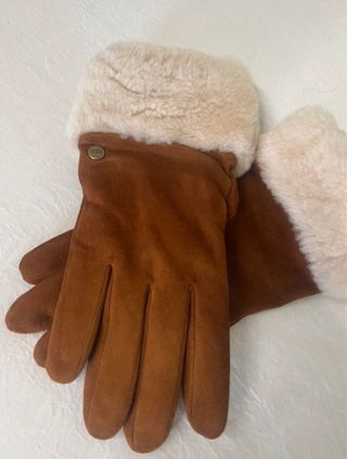 Guantes UGG Marrones con Borrego