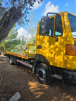 Servicio de grua portacoche: 637406088
